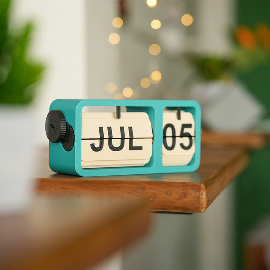 FlipFrame Desk Calendar